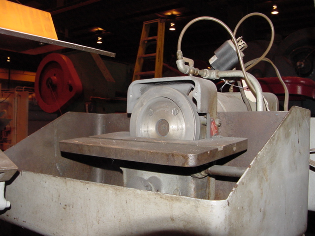 NO. WD-6 HAMMOND, 6"  WHEEL, DBL END TBLS, 6.75" x 12" TILT TBLS, 1/2 HP, 3500 RPM