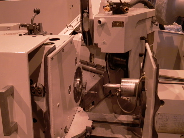 12" x 19.7" MITSUBISHI, MDL RB32, 6.5" STR, #4 MORSE TAPER, 2 AXES CTRL, 1992
