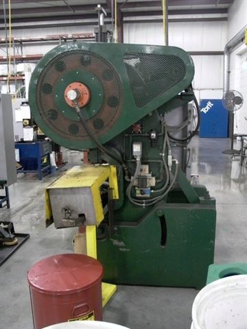 32 TON MINSTER, MECHANICAL, 3" STR, 1-1/4" ADJ., 11"SH, 150 SPM, 15" x 23" BED, 5 HP