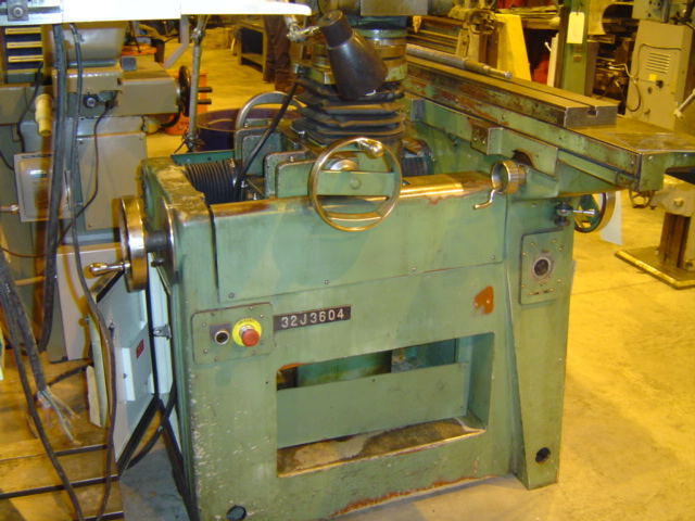 NO. 202 O.K., 12" SW, 5.25" x 36" TBL, 17.5" LONGIT. TBL MOVEMENT, 21" BETWEEN CNTRS ON FOOTSTOCK & WORK HEAD