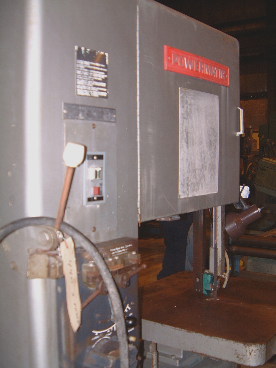 18" POWERMATIC MDL 87, 24" x 24" TBL, 1/2" BLADE, 37-370 SFM LOW, 525-4500 SFM HIGH, 2 HP, TILTING TBL
