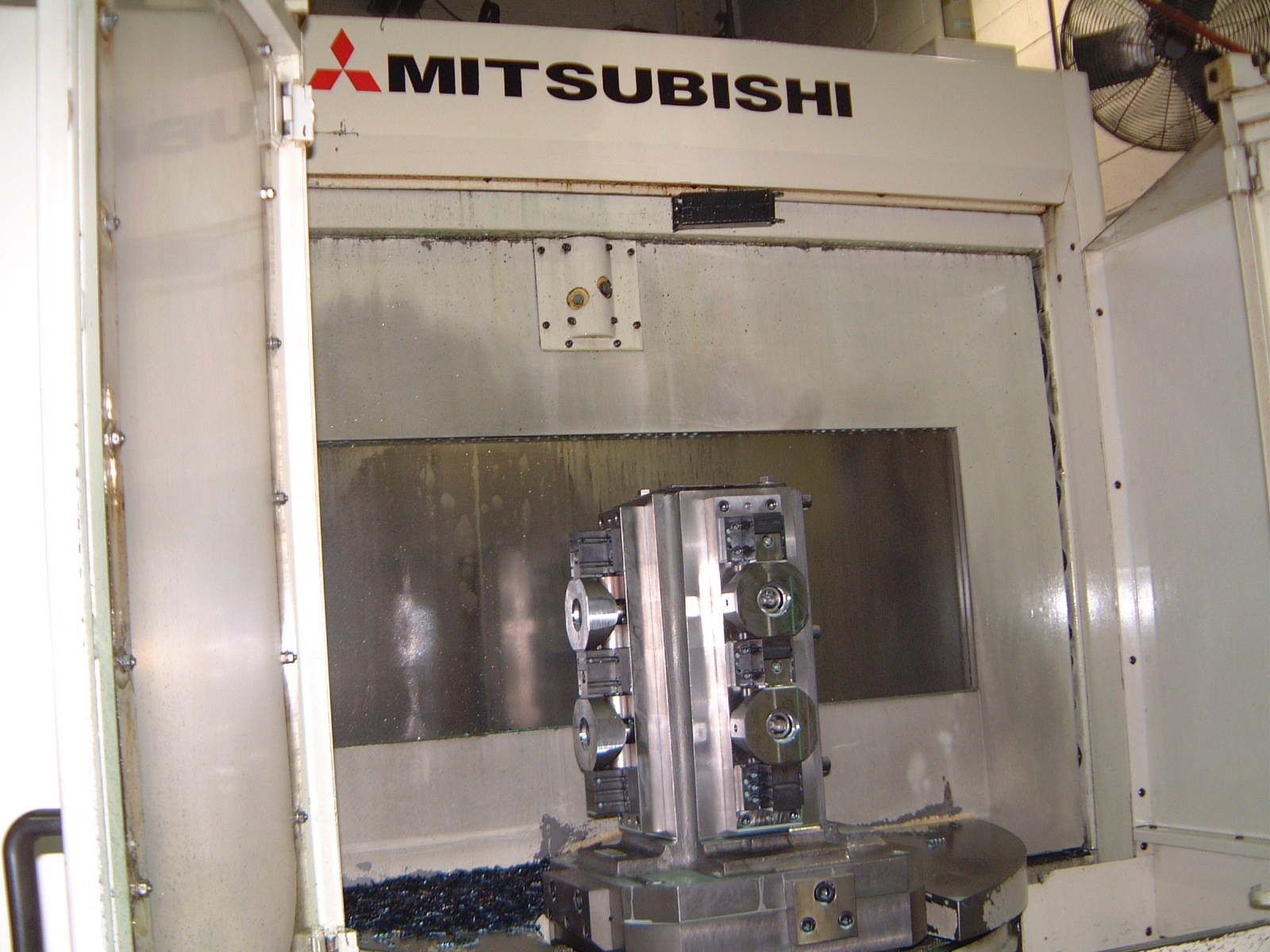 MITSUBISHI M-H4B, 25.6"-X, 22"-Y, 25.6"-Z, 2 PALLETS-16", CAT 40 TAPER, 30 HP, 60 ATC, FANUC 18I-M CTRL, COOLANT THRU SPDL, 1998