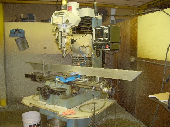 SOUTHWESTERN TRACK TRM, 3-AXIS, 50" x 12" TBL, 31"-X, 17"-Y, 23.5"-Z, 5" QUILL TRVL, 3.9" QUILL DIA., #40 NST TAPER