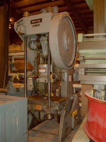 80 TON SOUTH BEND JOHNSON, 4" STROKE, 15.5" SHUT HGT, 3.5" ADJ., 36" x 24" BED, 44 SPM, FOOT SWITCH