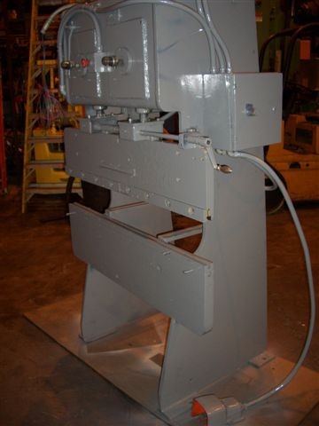 15 TON DREIS & KRUMP MDL 135, MECH., 4' BED & RAM, 32" DBH, 2" STR., 8" DIE SPACE, 6" GAP, 1960