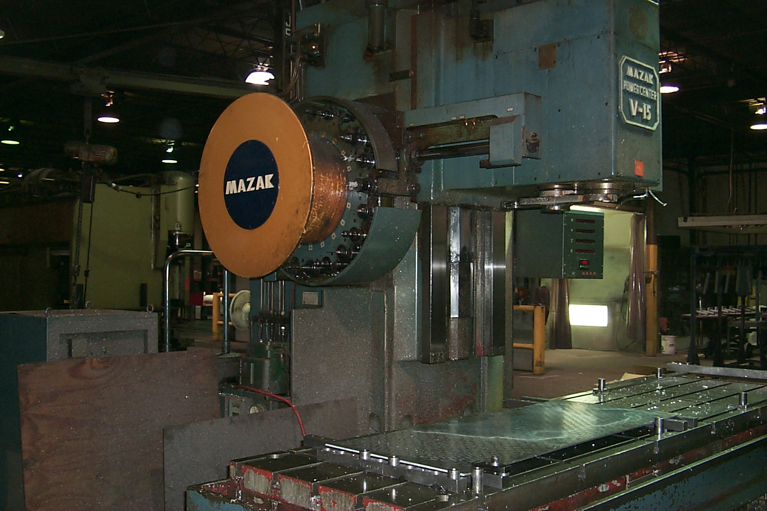 MAZAK V15D, 80"-X, 30"-Y, 30"-Z, CAT 50, 15 HP, FANUC 3000C CTRL, 31.5" THROAT, 1979