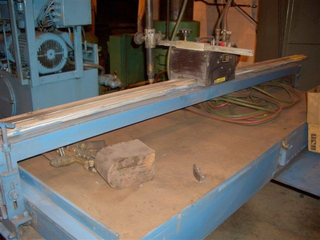 BUG-O-SYSTEMS G0F3210, 8' OF RACK & PINION TRACK, REGULATORS & TORCH, 2 SPEED DRIVE