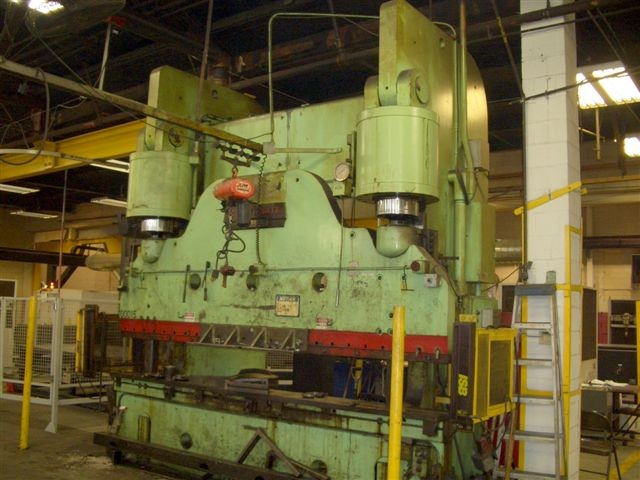 600 TON CINCINNATI, MDL 600H, HYD., 12' OA, 8' BH, 12" STROKE, RAPID APPROACH