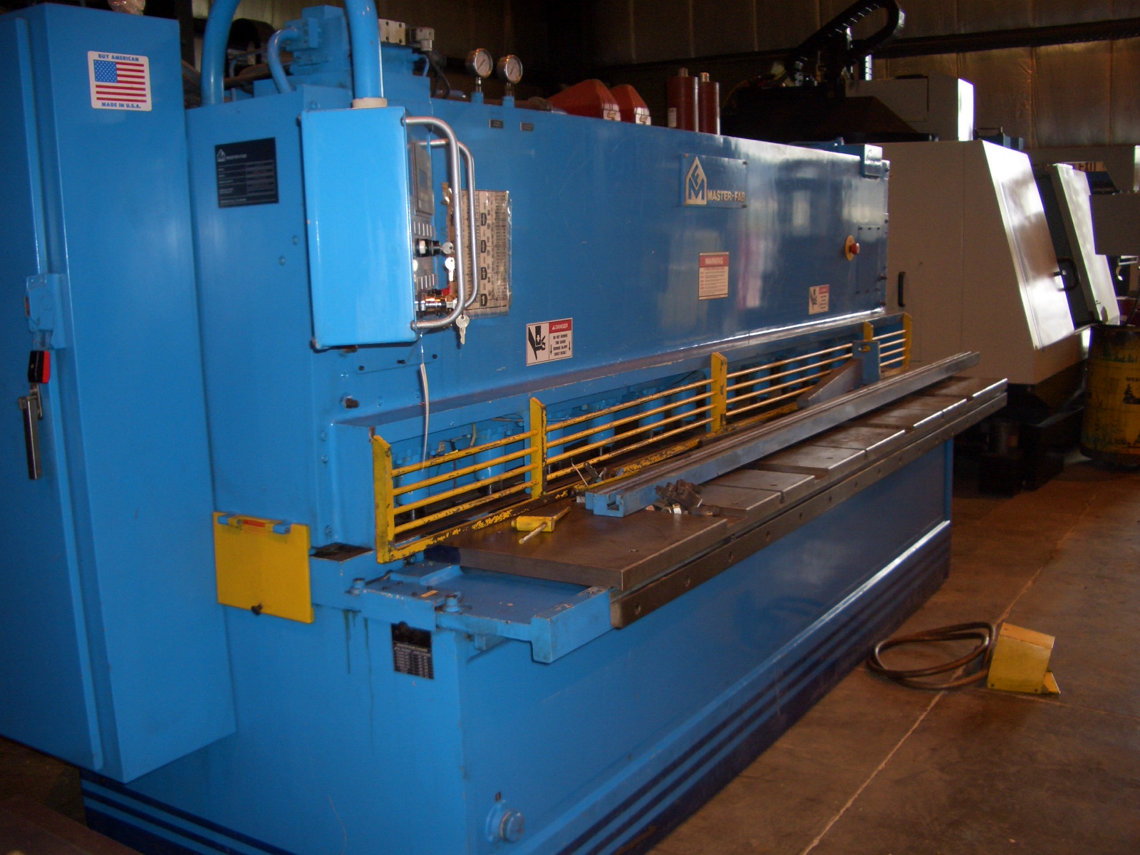 1/4" x 10' MASTER-FAB, MDL GS250-10, HYD., 133" DBH, 13 HOLDDOWNS, 20 HP, 13" THROAT, 1996