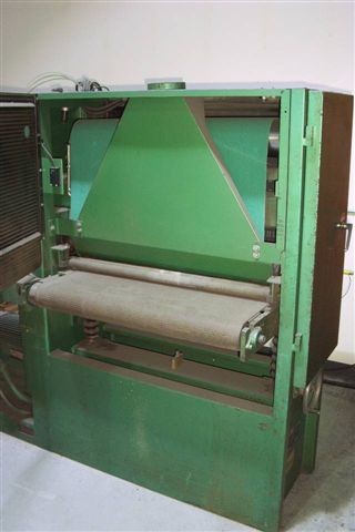 37" TIMESAVER, 20 HP, 45 RPM, MECH PART THICKNESS ADJ., VARIABLE SPEED CONVEYOR, 1985