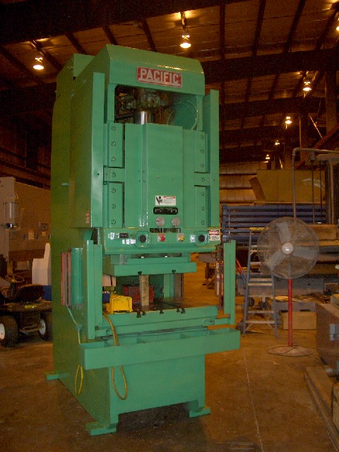 110 TON PACIFIC, 1978, 8" STR., 18" DAYLIGHT, LIGHT CURTAINS, 27 x 41 BED, TONNAGE CTRL