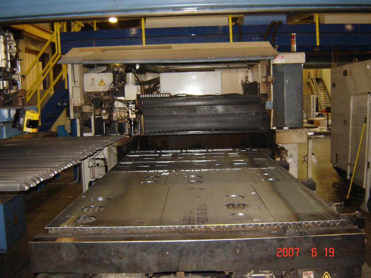 MAZAK STX-510, 2500 WATT, NEW 1999/INSTALLED 2002, 5' X 10' BED, L32  CTRL, REFURBISHED JULY 07, INSPECT UNDERPOWER FOR 1 WEEK ONLY