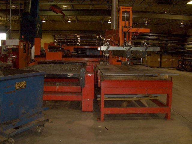 BYSTRONIC MODEL 3015 CNC LASER CUTTER W/TUBE CUTTING, 2800 WATT, LOAD UNLOAD SYSTEM, 1997