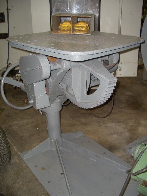 2500 CULLEN FREISTEDT, 2500 LB CAPACITY, VARI SPEED, POWER ROTATE, 30 X 30 TABLE