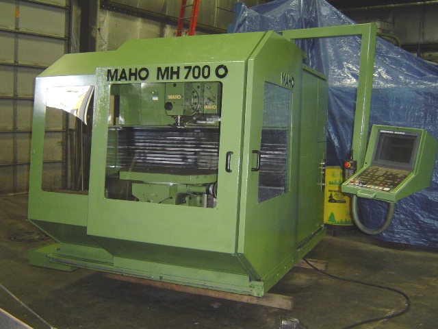 maho mh-7OOc vertical/universal cnc, Swivel & tilt table, 40 taper, X 27", Y 17.7", Z 19",  1986, 3500 rpm