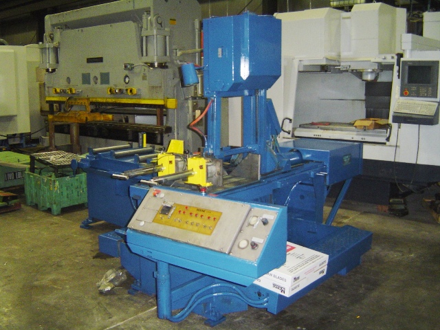 18" X 20" HE&M MODEL V100LA-2, AUTO FEED, 5HP, MITERING, COOLANT,  SWING AWAY CONTROL CONSOLE