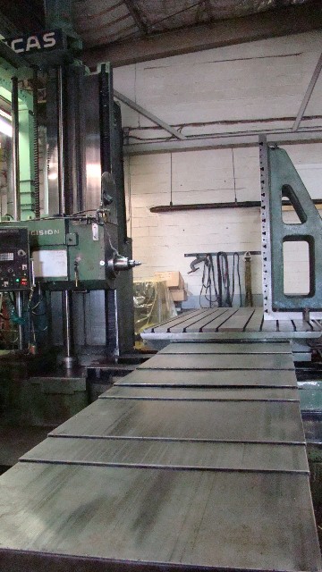 5" Lucas 542B 120, 122" x 60" Table, 30 hp, 50 Taper, 1208 rpm, GE 1050