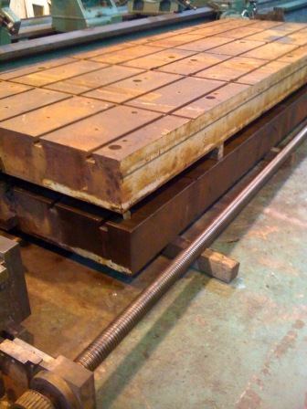 5' x 14' x 10" floor plate, (5) t-slotted 12" centers