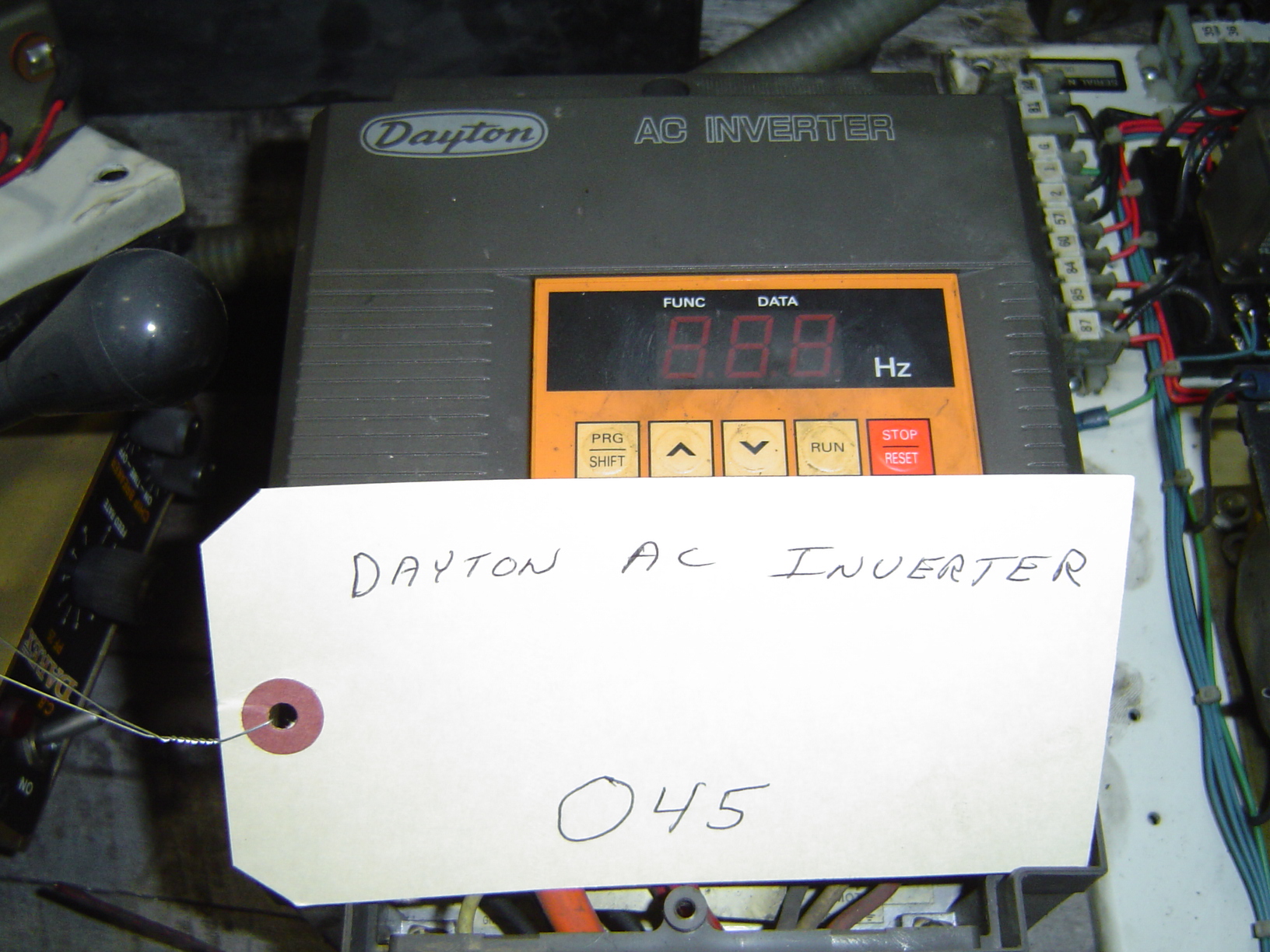 DAYTON AC INVERTER
