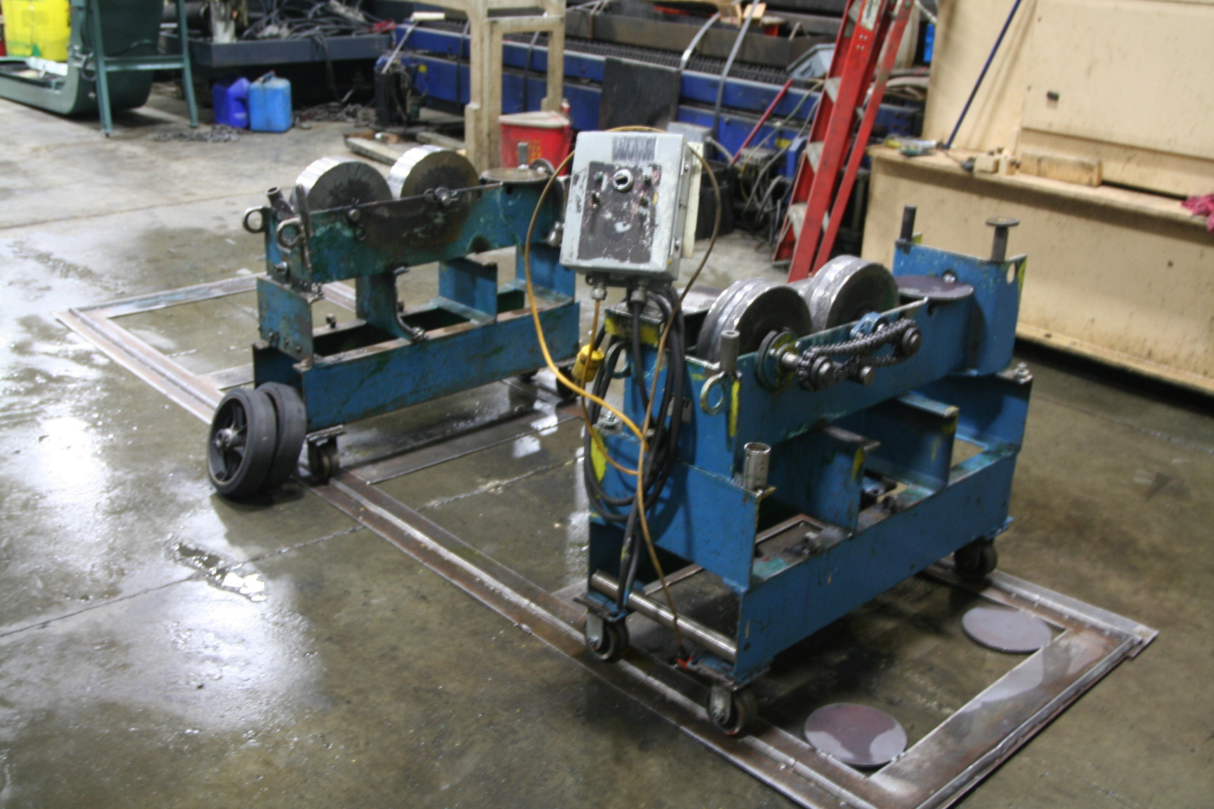2000 LB IRCO TANK TURNING ROLL, 1 IDLER, 1 POWER, 156" MOUNTING TRACK