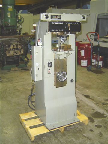 SCHMIDT  MODEL 365, HYDRAULIC, 10" X 5 3/8" TABLE,  UP TO 8000 LBS TABLE PRESSURE, DUAL PALM BUTTONS