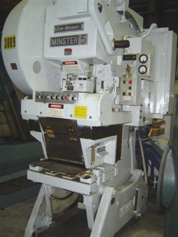 45 TON MINSTER, DIE NAMIC, 3" STR, 90-180 SPM, 2.5" ADJ, 15.75" S.H., 18 X 28 BOLSTER, 1975