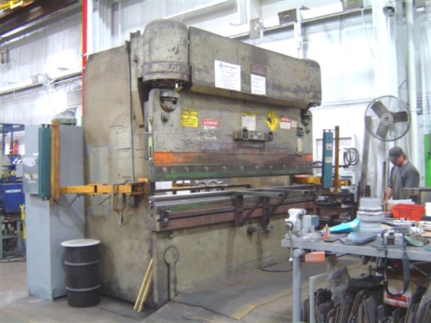 225 TON X 10' PACIFIC , MODEL J225T X 10, TRIAD LIGHT CURTAINS, 36" FOBG, 3 SPEED PRESS, FLUSH MOUNT