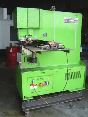 55 TON, MUBEA KLH 500/610, HYDRAULIC SINGLE END PUNCH, 24&quot THROAT, 27&quot X 60&quot GAUGING TABLE