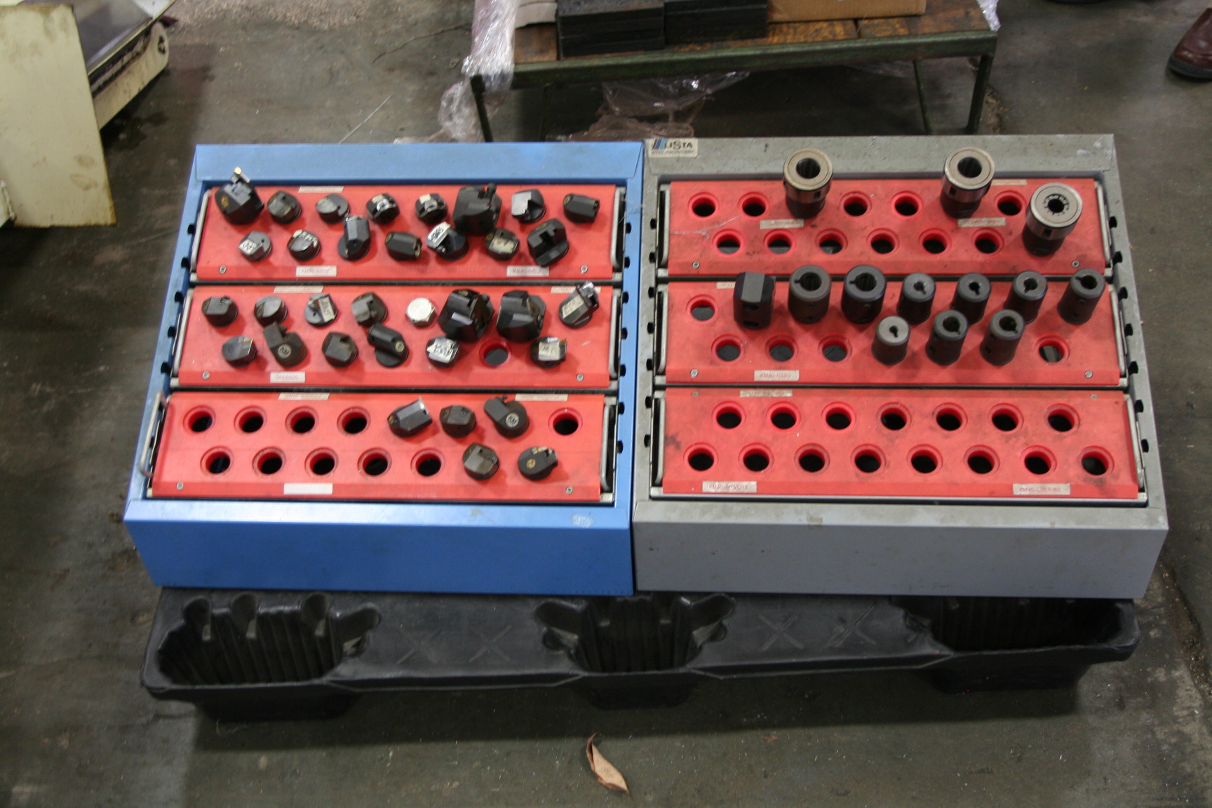 ONE LOT OF APPROX. 40  MISC, KM-40 KENNAMETAL TOOL HOLDERS