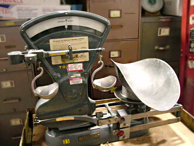 TOLEDO WEIGHT SCALE, 40 LB CAPACITY