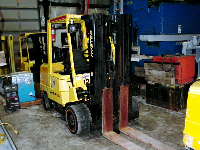 12,100 CAP. HYSTER S120XM, 48" FORKS, 162" LIFT, SOLID TIRES, PROPANE, 2005
