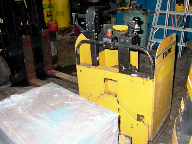 YALE TYPE E STAND UP FORKLIFT, 6000 LB CAPACITY, ELECTRIC, CHARGER, 36 " FORKS