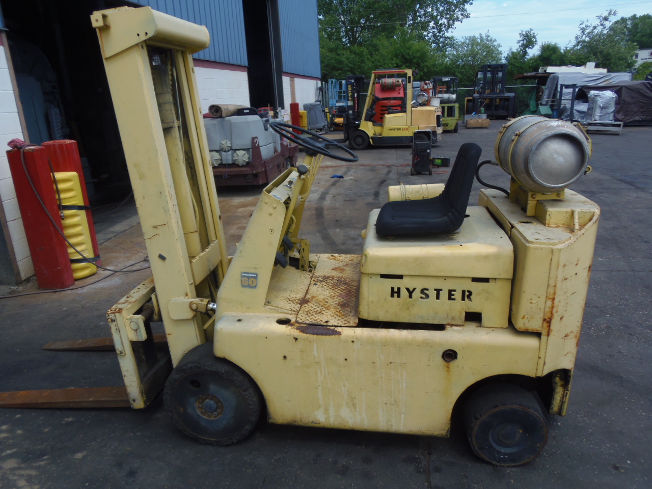 6,000 LB. HYSTER FORKLIFT, PROPANE, 47" FORKS, 10 FT. LIFT