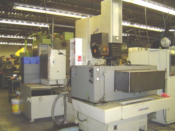 MITSUBISHI EDM, M 55J, SINKER, 31.5" X 23.6" TABLE, C7G70 70 AMP POWER SUPPLY, 3R ROBOMATIC 16 ATC TOOLCHANGER, 1990
