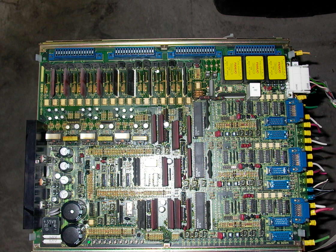 FANUC VELOCITY CONTROL UNIT: SERVO UNIT 3AXIS AC 0,5