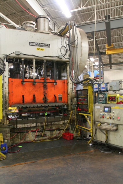 400 TON CLEARING PRESS, S2-400, 60 X 96 BED, 12" STR, 20-42 SPM, LOADGUARD, MICROGUARD CURTAINS, TOLEDO INTEGRATED SYSTEMS PPC CONTROLS, 2010 NEW CLUTCH/BRAKE, 1979, COMPLETE FEED LINE