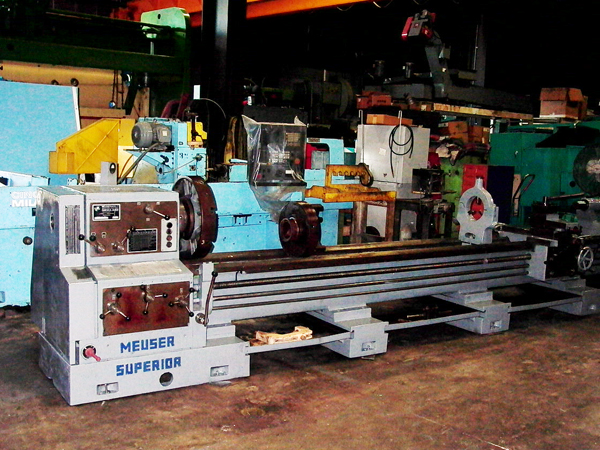 30 IN X 216 IN, MEUSER SUPERIOR LATHE, 2 1/2 IN. BORE, 16-1000 RPM, INCH / METRIC THREADING, 3 AND 4 JAW CHUCK, STEADY REST, 16 INCH GAP