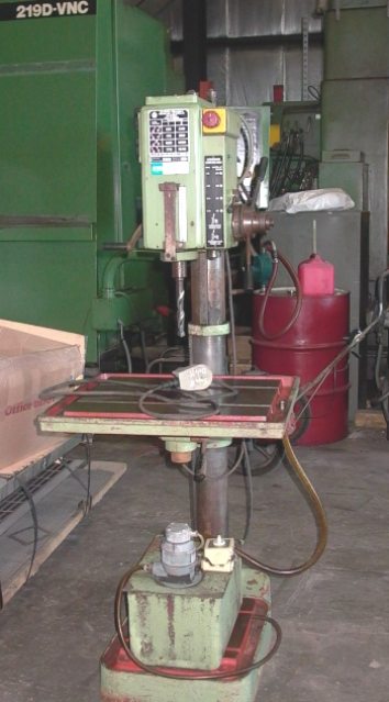 22 IN. SOLBERGA DRILL PRESS SE725, 3 PHASE, POWER FEED, COOLANT, 18 x 22 ADJUSTABLE TABLE, 120-1548 RPM