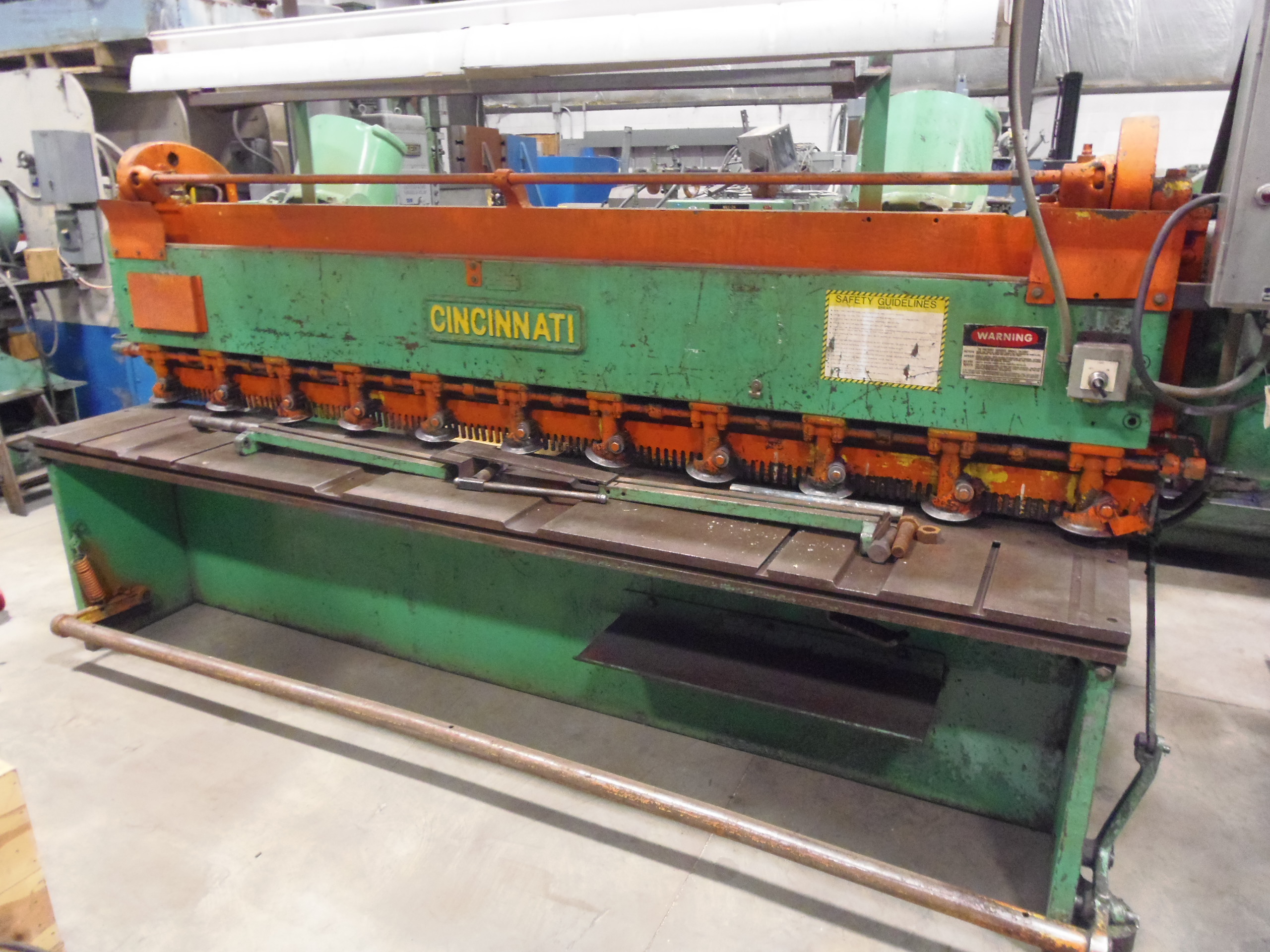 1/4" X 10' CINCINNATI, MECHANICAL, 18" THROAT, 2 SUPPORT ARMS, ROMBG, RUNS WELL
