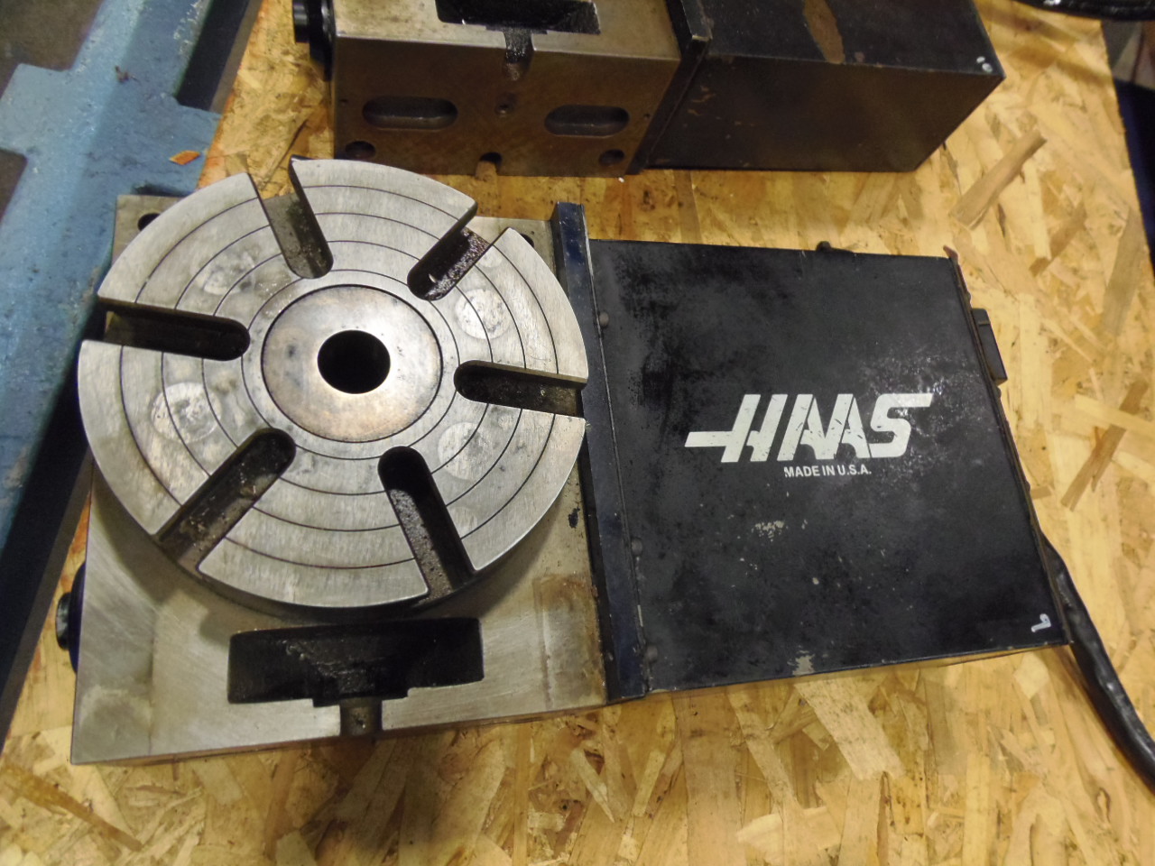 HAAS ROTARY TABLE - INDEXER - 7 INCH DIAMETER, MODEL HRT7, SCO CONTROL, 1 INCH BORE