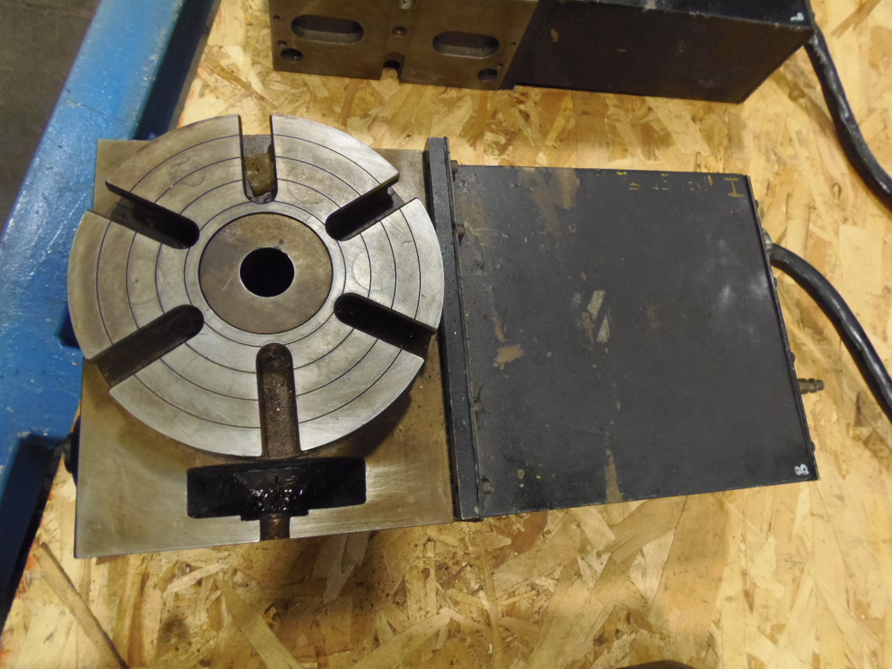 HAAS ROTARY TABLE - INDEXER - 7 INCH DIAMETER, MODEL HRT7, SCO CONTROL, 1 INCH BORE