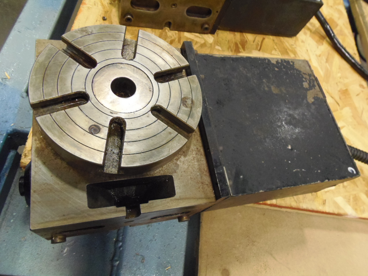 HAAS ROTARY TABLE - INDEXER - 7 INCH DIAMETER, MODEL HRT7, SCO CONTROL, 1 INCH BORE