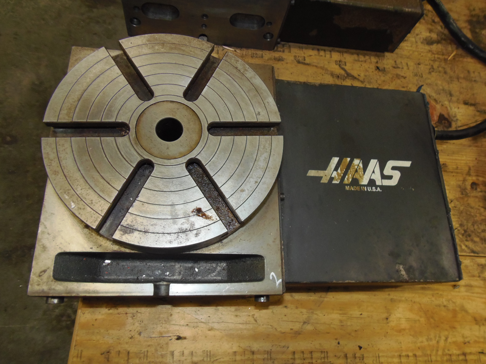 HAAS ROTARY TABLE - INDEXER - 9 INCH DIAMETER, MODEL HRT9, SCO CONTROL, 1 INCH BORE