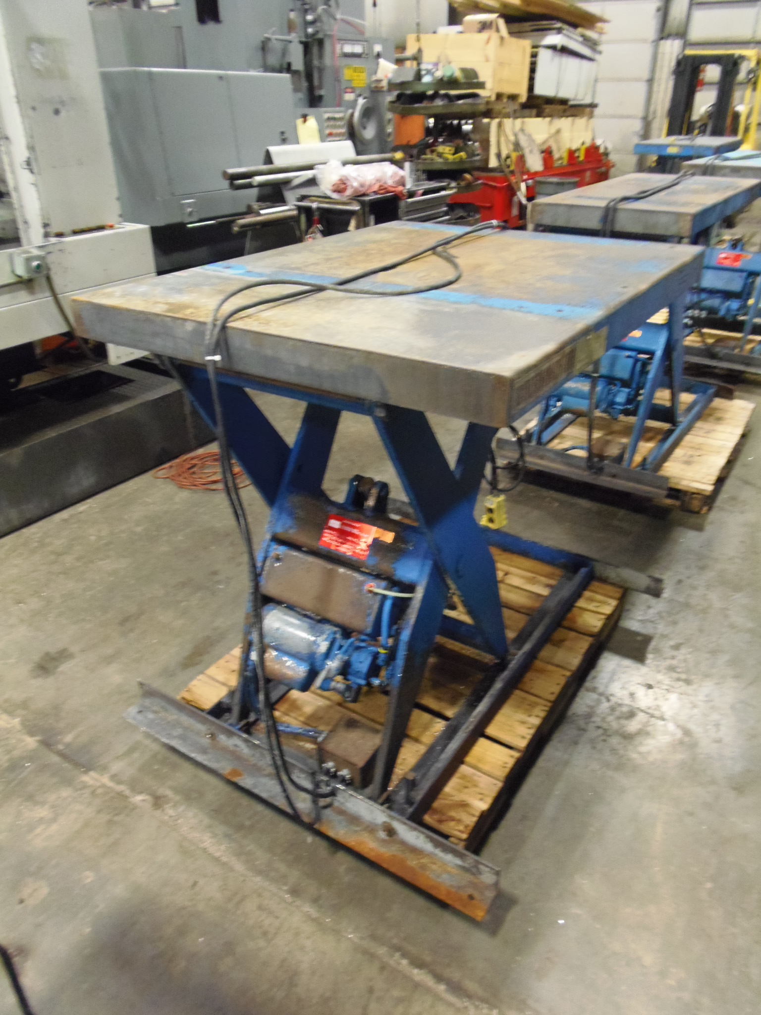 SOUTHWORTH LIFTING TABLE, LS2-36, 2000 LB CAPACITY, 38" x 48" TABLE, 1993