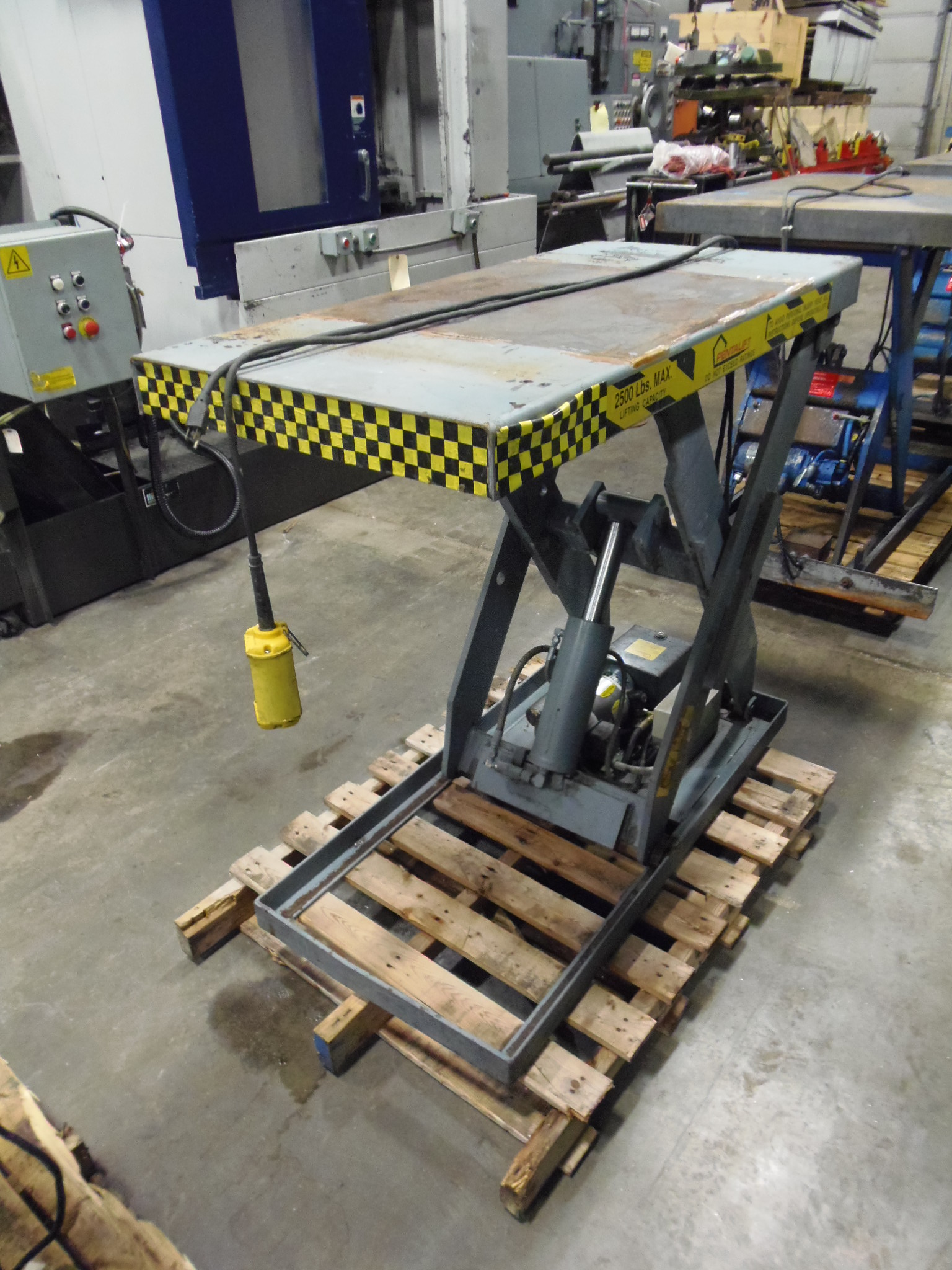 PENTALIFT LIFTING TABLE, LS2-36, 2500 LB CAPACITY, 24" x 48" TABLE, 1993
