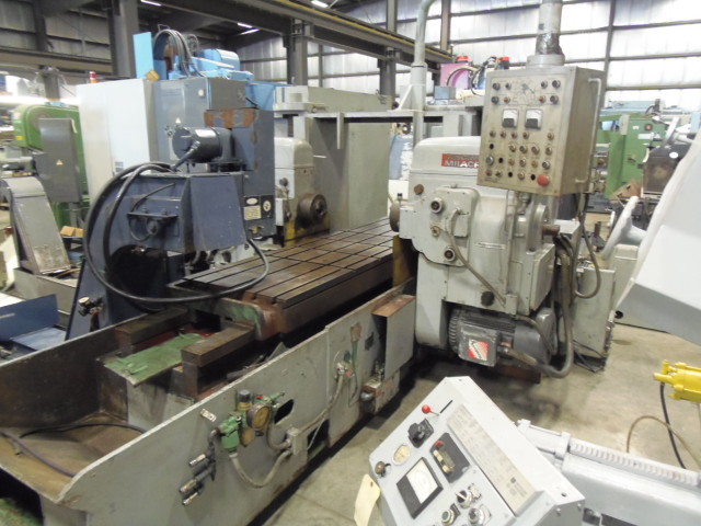 CINCINNATI 430-266 HYPOWERMATIC, 26 X 100 TABLE, 72" TRAVEL, 30-1200 RPM,  50 TAPER, 30 HP PER SPINDLE, 7.5 HP HYD PUMP, 1979