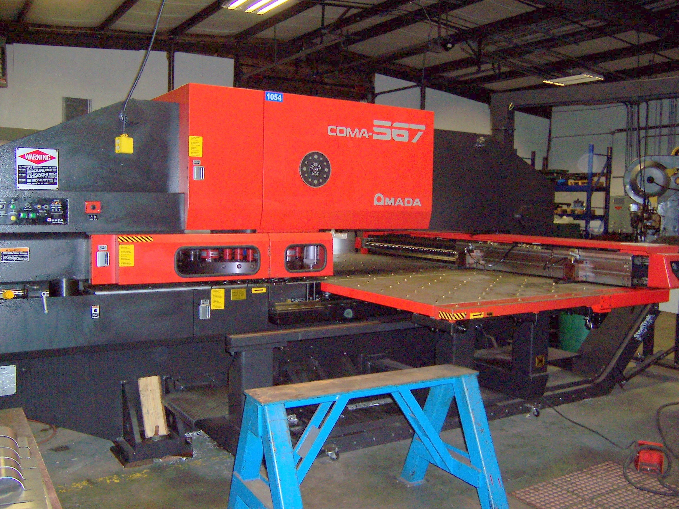 55 TON AMADA COMA 567, 2008, THICK TURRET, 44 STATIONS, FANUC 04PC CONTROL, TOOLING, 2500 POWER ON HOURS