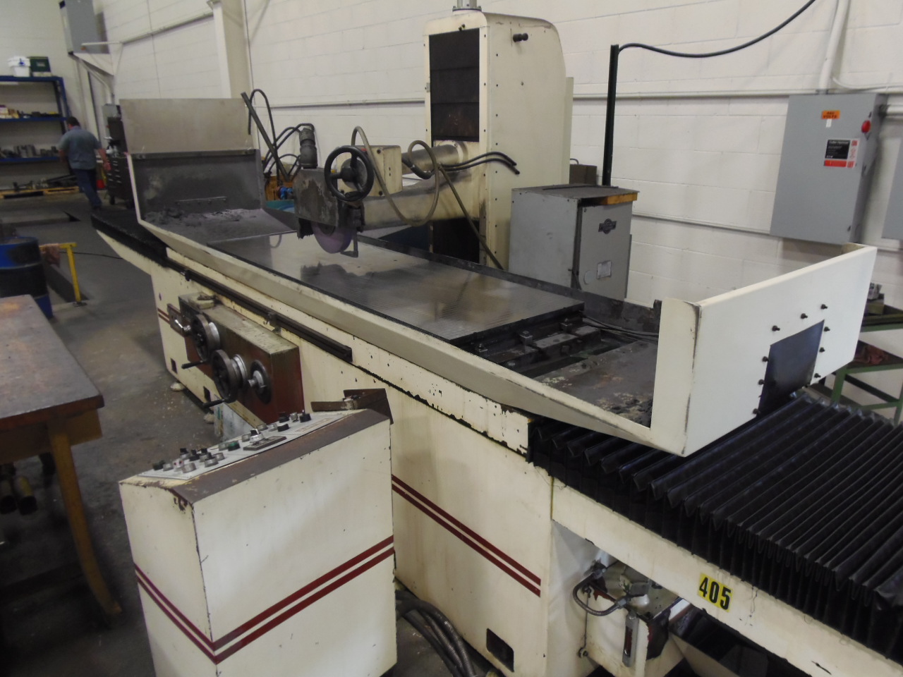 24" x 80" KENT SURFACE GRINDER, KGS-620 AHD, RECIPROCATING TABLE, 14" x 2" x 5" WHEEL, 23 MAX DIST. TO TABLE, 10HP, COOLANT