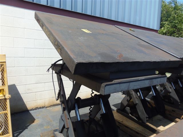 4000 LB PENTALIFT HYDRAULIC LIFT TABLE, 50" X 50" PLATFORM, LIFT AND TILT
