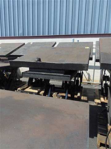 4000 LB PENTALIFT HYDRAULIC LIFT TABLE, 50" X 50" PLATFORM, LIFT AND TILT